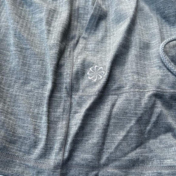 New Nike Yoga Dri Fit Shorts 4" Length Gray Size Small - Picture 8 of 9